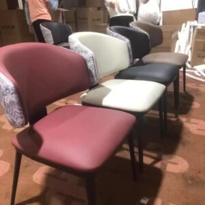 Chaise de salle à manger